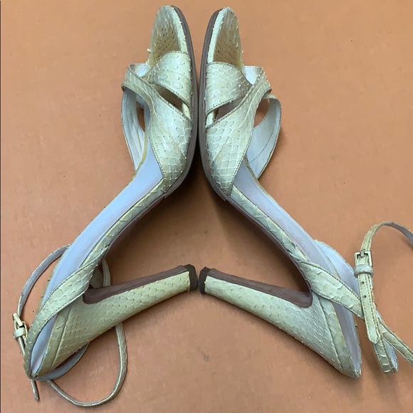 Burberry Yellow Python Slingback Heels - Picture 5 of 17